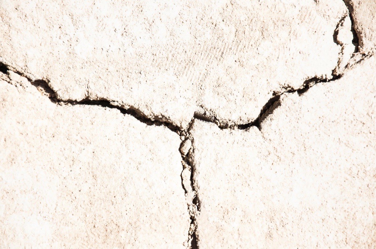 Difference Between Structural and Non-Structural Foundation Cracks