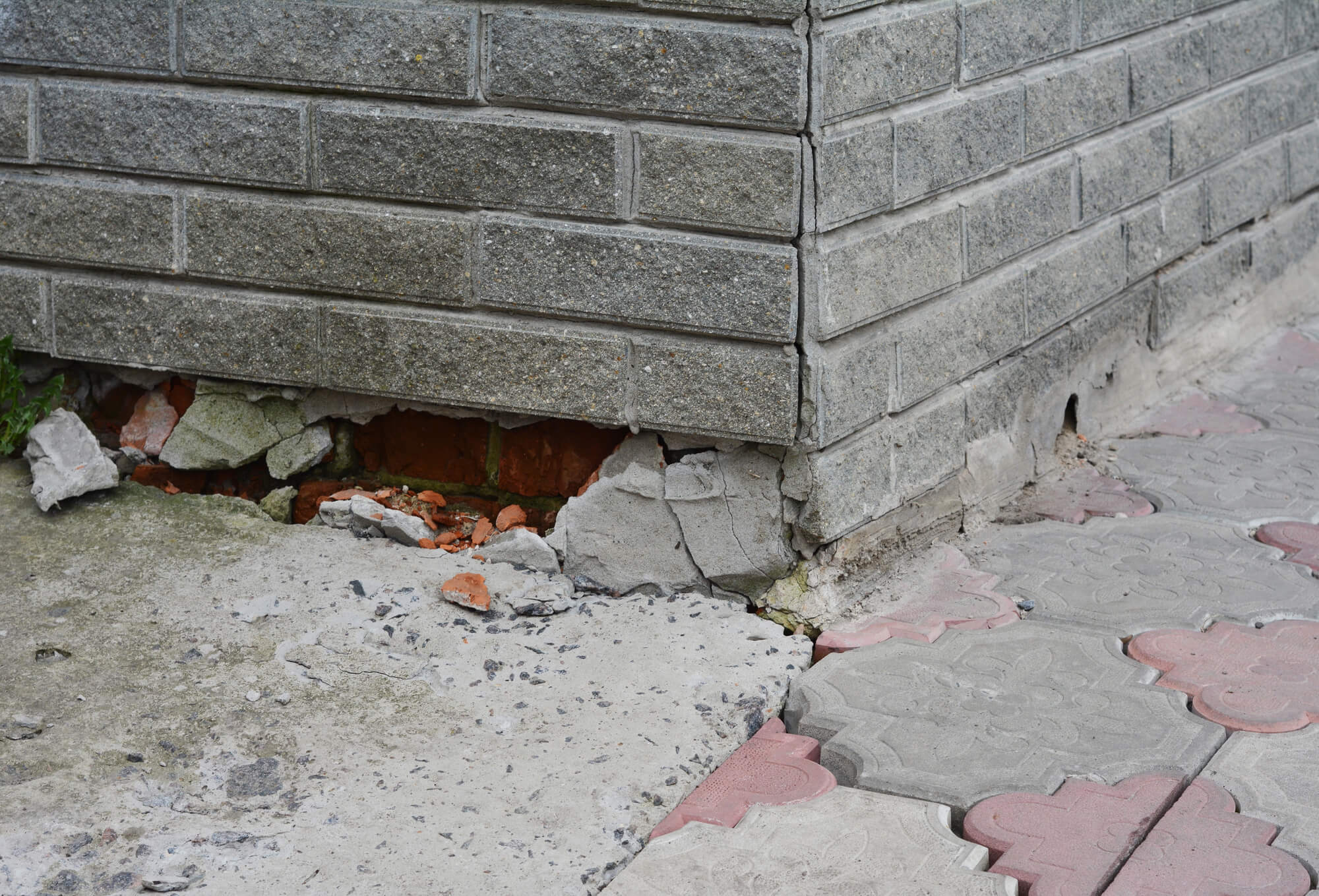 Difference Between Structural and Non-Structural Foundation Cracks