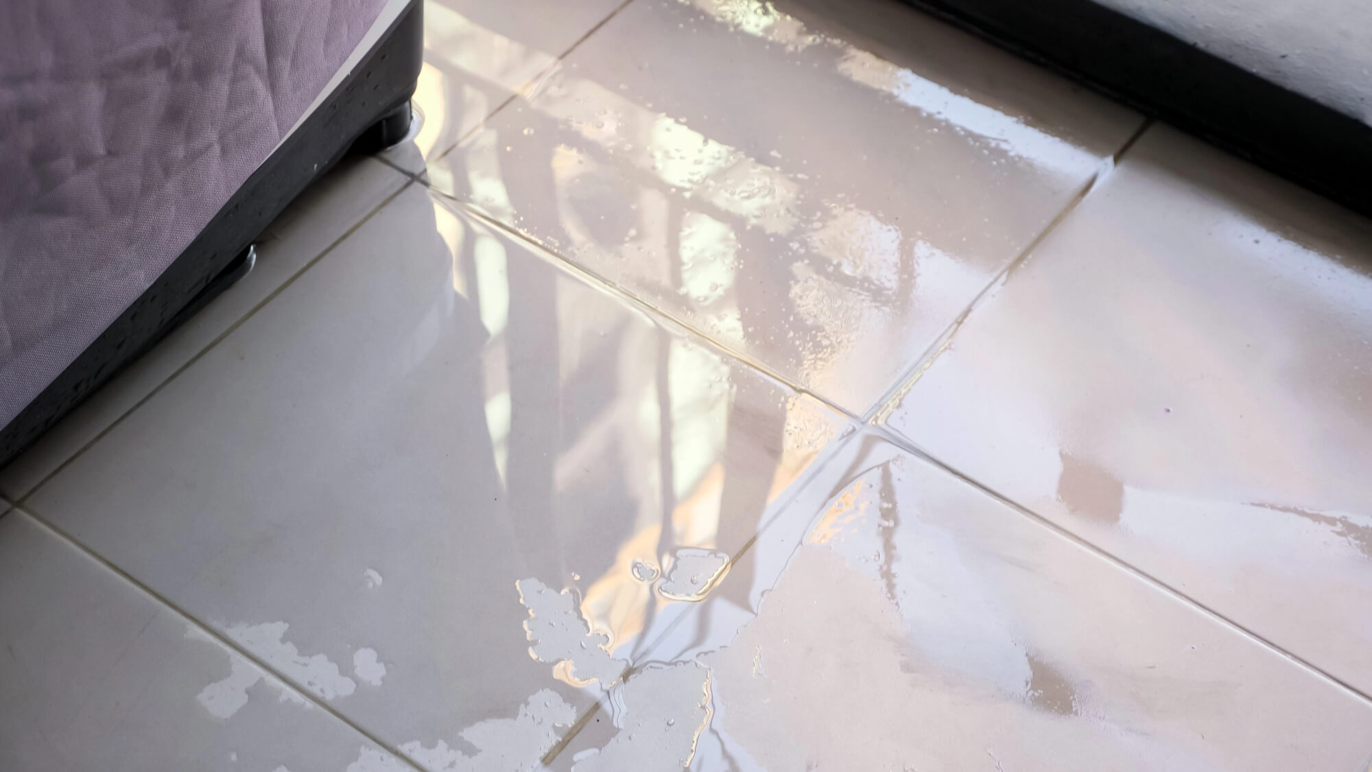 Slab-Edge Water Damage: Causes, Signs & Prevention